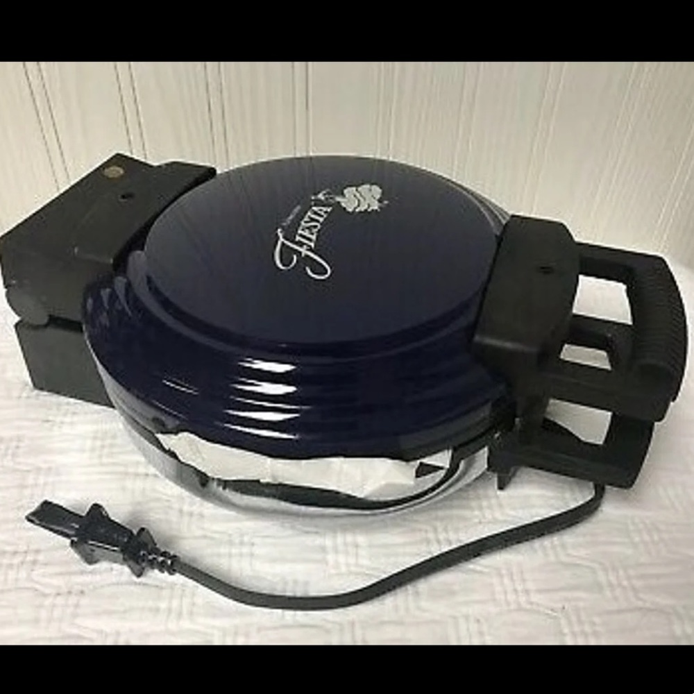 *SOLD* Rare/retired Fiesta waffle maker